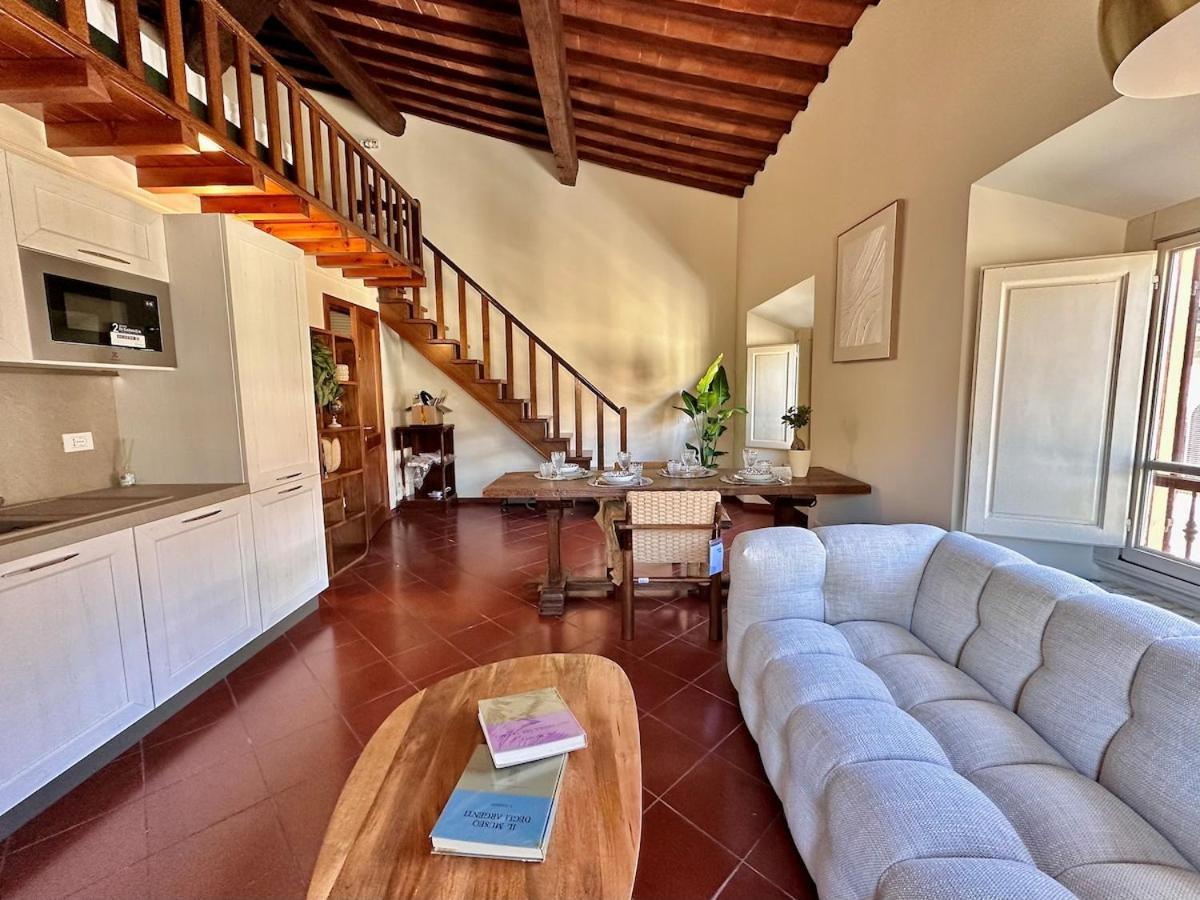 Ad Rondinelli, Apartamento Florencia