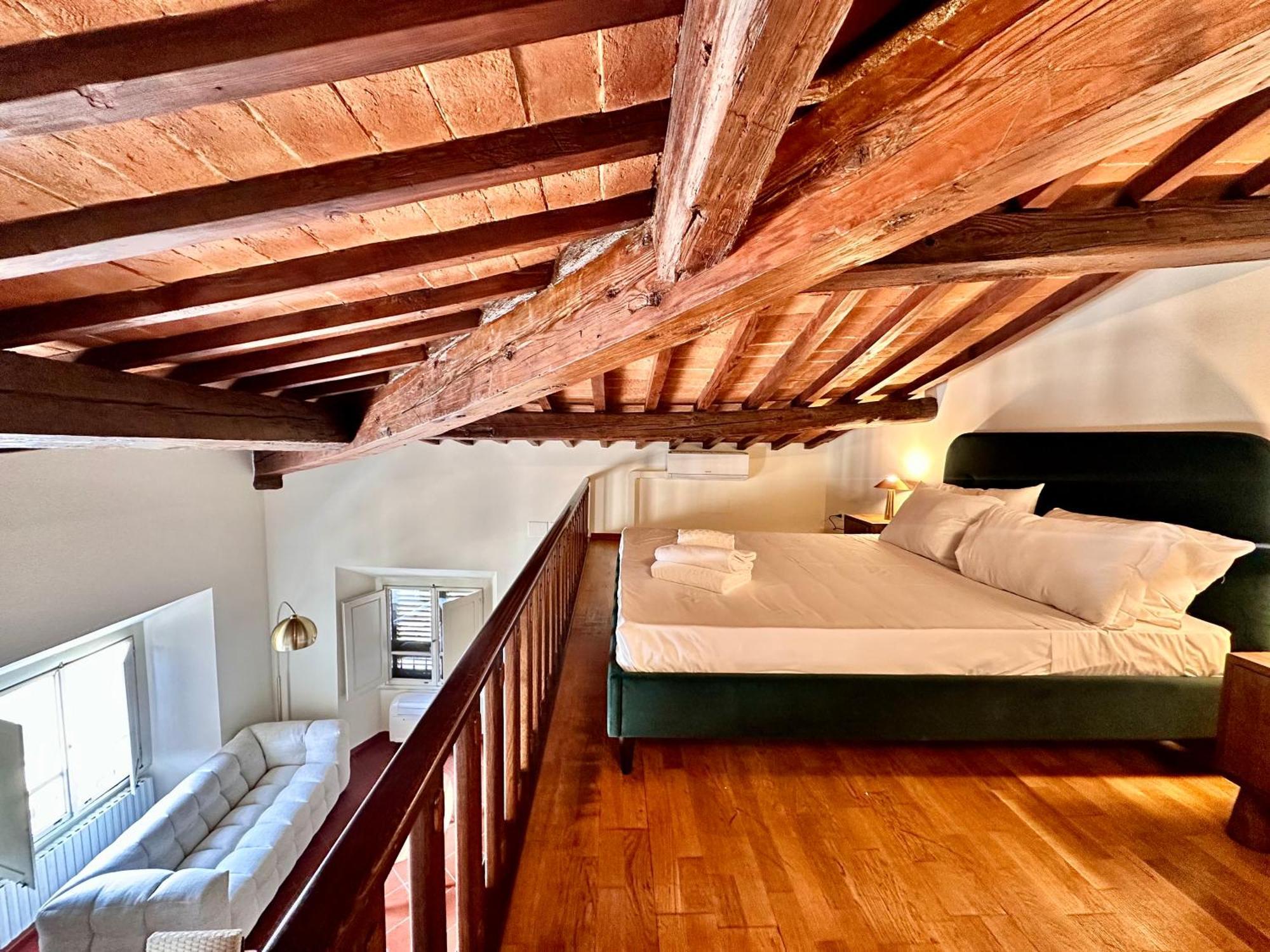 Ad Rondinelli, Apartamento Florencia